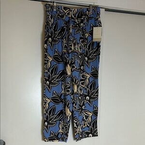 Floral Women's Cropped Pants in Blue and Black